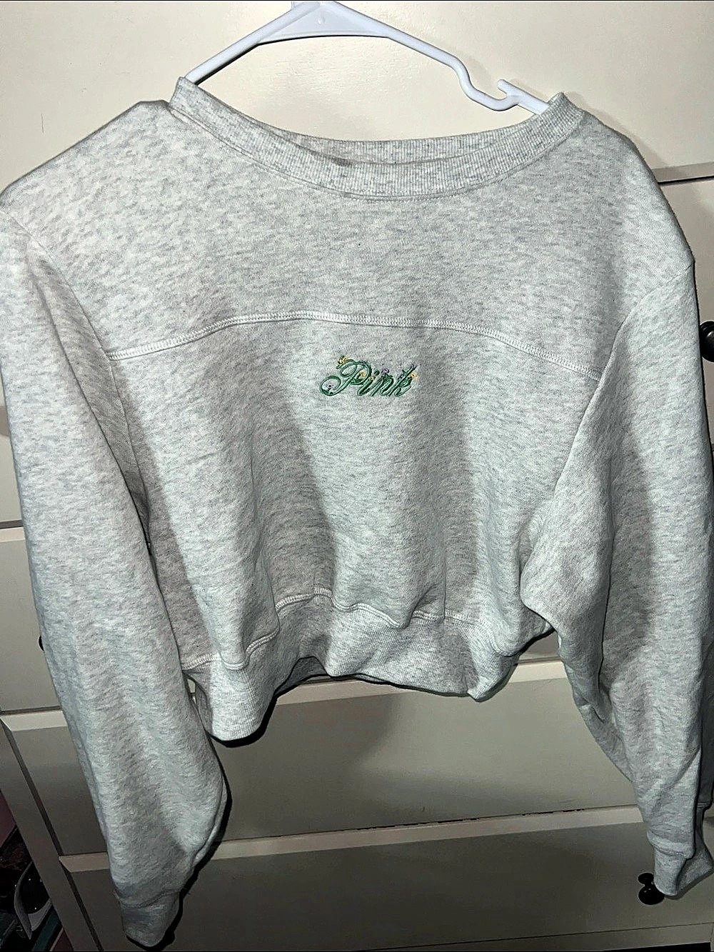 PINK Cropped Crewneck Sweatshirt in Gray Size Medium Like New